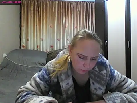Snapshot of JenniDeep chatting on March 15, 2026, 7:43 pm JenniDeep online show from March 15, 2026, 7:43 pm