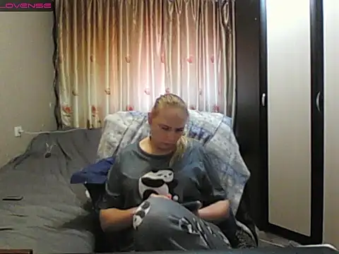 JenniDeep online show from April 28, 2026, 3:00 am