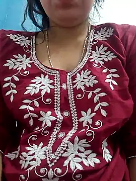 Snapshot of isha_sharma2002 chatting on November 28, 2025, 3:28 am isha sharma2002 online show from November 28, 2025, 3:28 am