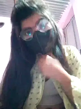 Snapshot of isha_sharma2002 chatting on December 5, 2025, 2:48 pm isha sharma2002 online show from December 5, 2025, 2:48 pm
