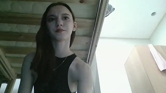 Snapshot of AlineZex chatting on November 14, 2025, 9:18 pm AlineZex online show from November 14, 2025, 9:18 pm