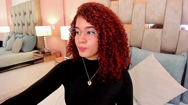 avrilwaynee online show from January 11, 2026, 12:56 pm