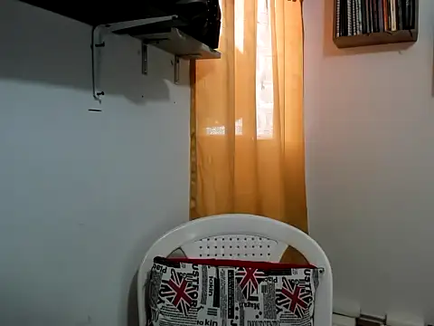 caroline 47 online show from December 4, 2025, 12:37 pm