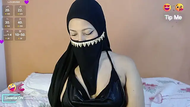 Snapshot of amina_fair chatting on November 17, 2025, 4:27 am amina fair online show from November 17, 2025, 4:27 am