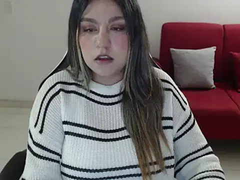 Snapshot of SeleneeRousse chatting on November 24, 2025, 3:28 am SeleneeRousse online show from November 24, 2025, 3:28 am