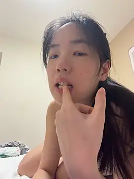 TinyBabe online show from June 1, 2026, 3:55 pm