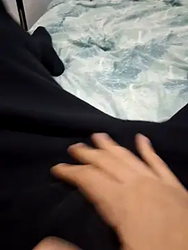 Snapshot of Ohhh123883 chatting on November 13, 2025, 5:28 pm Ohhh123883 online show from November 13, 2025, 5:28 pm