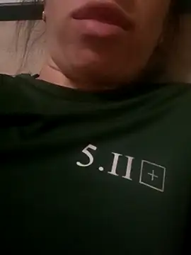 Alinasis23 online show from November 14, 2025, 4:32 pm