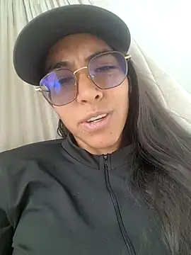 Naomi Nyx online show from November 14, 2025, 2:32 pm