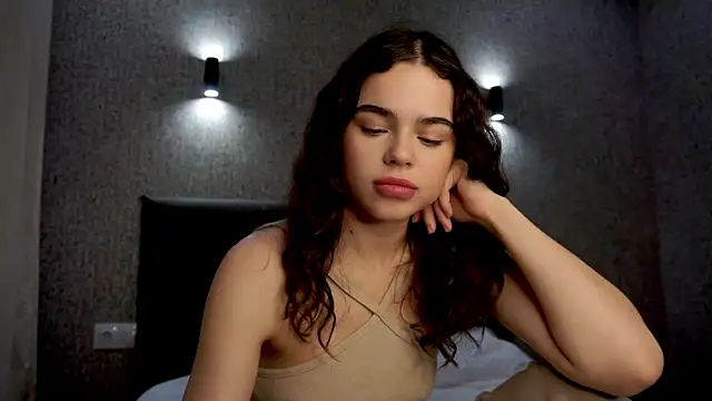 Snapshot of lindaTT chatting on December 3, 2025, 1:10 pm lindaTT online show from December 3, 2025, 1:10 pm