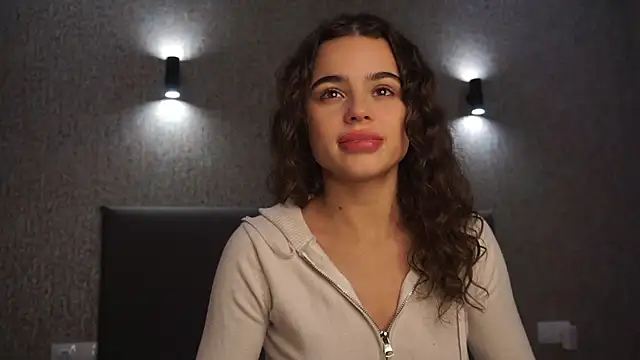 Snapshot of lindaTT chatting on December 14, 2025, 1:49 pm lindaTT online show from December 14, 2025, 1:49 pm