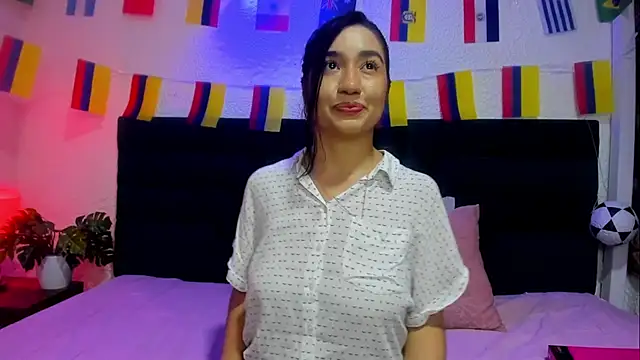 Snapshot of VictoriaRouge_ chatting on July 10, 2026, 9:04 pm VictoriaRouge online show from July 10, 2026, 9:04 pm