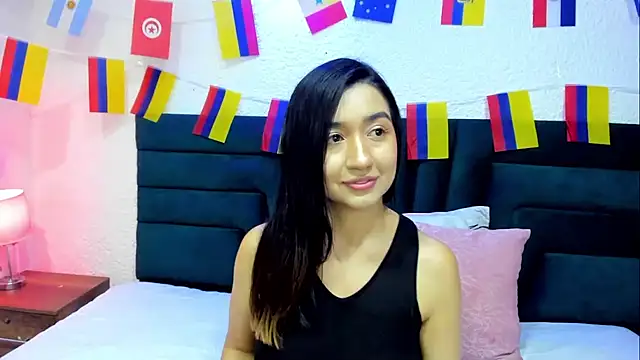 Snapshot of VictoriaRouge_ chatting on July 3, 2026, 9:10 pm VictoriaRouge online show from July 3, 2026, 9:10 pm
