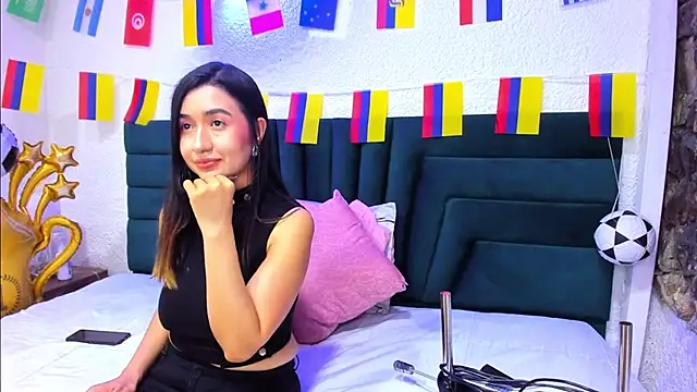 Snapshot of VictoriaRouge_ chatting on June 22, 2026, 9:12 pm VictoriaRouge online show from June 22, 2026, 9:12 pm