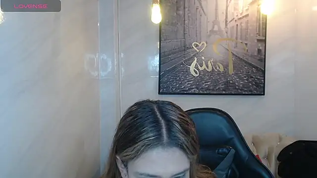 Evy Luxx v online show from May 3, 2026, 3:33 am