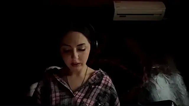 Snapshot of CindyFlowers chatting on November 20, 2025, 9:21 am CindyFlowers online show from November 20, 2025, 9:21 am