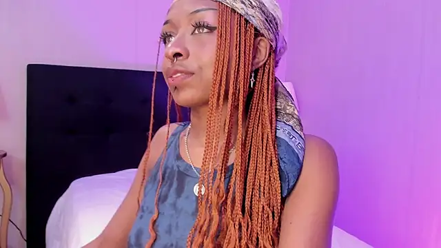 Midnight Bluee online show from February 4, 2026, 8:15 pm