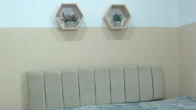 Snapshot of Charlothe_7 chatting on April 17, 2026, 3:48 pm Charlothe 7 online show from April 17, 2026, 3:48 pm