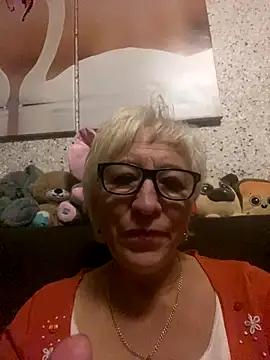 EvaaaSky online show from November 14, 2025, 3:26 pm