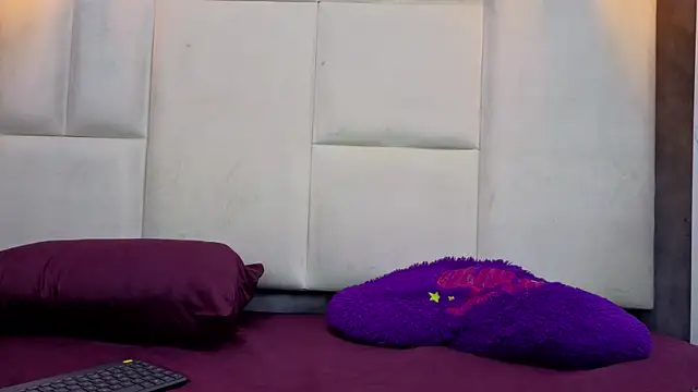 Snapshot of Valentino_moretti chatting on June 12, 2026, 11:41 am Valentino moretti online show from June 12, 2026, 11:41 am