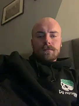 Snapshot of heyitsmarcin chatting on November 13, 2025, 7:18 pm heyitsmarcin online show from November 13, 2025, 7:18 pm