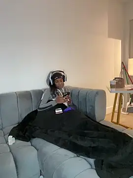 Drekacakez online show from May 13, 2026, 4:47 pm