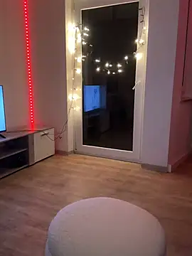 BlondeSarah2006 online show from February 3, 2026, 8:25 pm