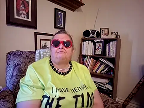 TiguhguhrsRose online show from February 14, 2026, 9:15 pm