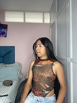 Hopemoretti online show from November 19, 2025, 6:52 pm