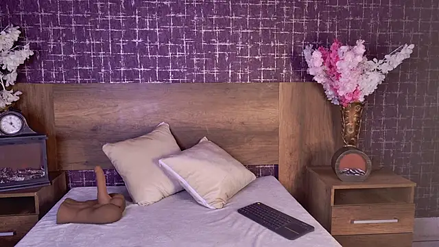 zyrastorm online show from December 17, 2025, 4:23 pm