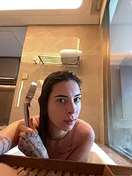 Snapshot of fer-nanda chatting on February 21, 2026, 7:43 am fer-nanda online show from February 21, 2026, 7:43 am