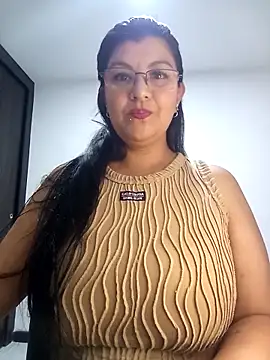 CelesteAlvarez1989 online show from April 14, 2026, 5:01 am