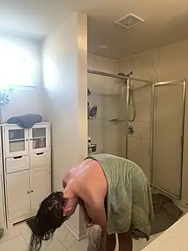 Ayybaebay online show from March 5, 2026, 8:38 pm