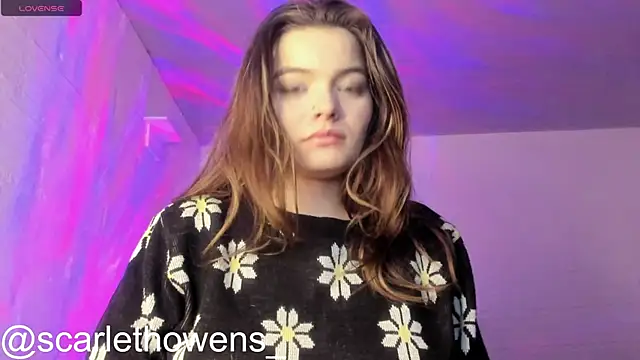 Snapshot of scarlethowens1 chatting on November 23, 2025, 6:56 am scarlethowens1 online show from November 23, 2025, 6:56 am