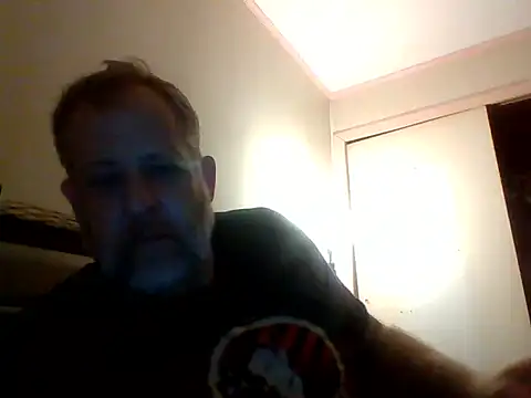 Snapshot of Mikey40wv chatting on November 15, 2025, 2:37 am Mikey40wv online show from November 15, 2025, 2:37 am