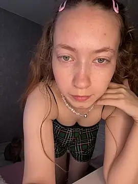 Snapshot of Holy_Poly chatting on February 10, 2026, 7:40 am Holy Poly online show from February 10, 2026, 7:40 am