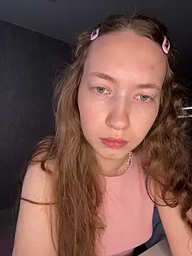 Snapshot of Holy_Poly chatting on February 5, 2026, 7:48 am Holy Poly online show from February 5, 2026, 7:48 am