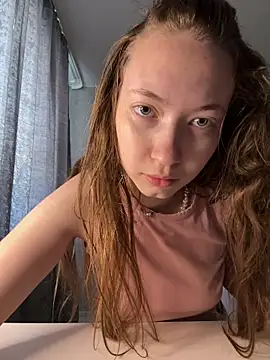 Snapshot of Holy_Poly chatting on March 12, 2026, 5:34 am Holy Poly online show from March 12, 2026, 5:34 am