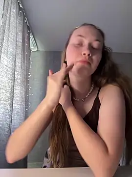 Snapshot of Holy_Poly chatting on March 16, 2026, 5:26 am Holy Poly online show from March 16, 2026, 5:26 am