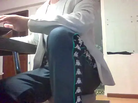 TommyZhao10 online show from November 15, 2025, 3:10 am