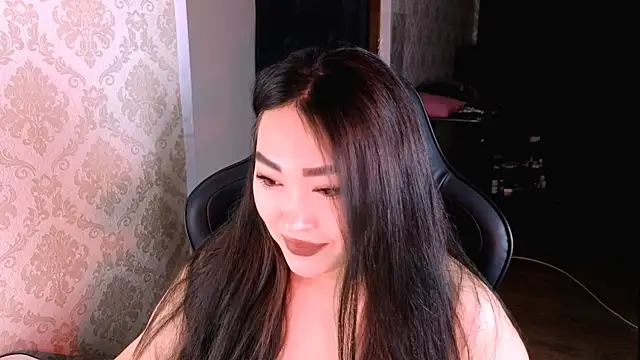 Snapshot of Emma_Uilson chatting on May 6, 2026, 1:15 pm Emma Uilson online show from May 6, 2026, 1:15 pm