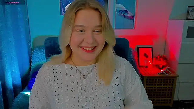 Snapshot of LouiseMous chatting on November 27, 2025, 9:04 pm LouiseMous online show from November 27, 2025, 9:04 pm