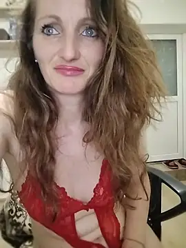 Snapshot of CrazyMaya39 chatting on June 11, 2026, 12:32 am CrazyMaya39 online show from June 11, 2026, 12:32 am
