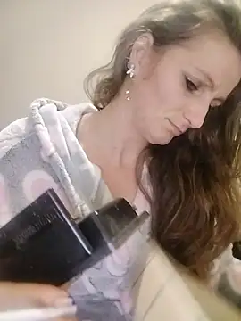 CrazyMaya39 online show from April 20, 2026, 9:27 pm
