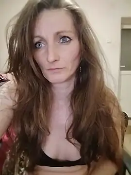 CrazyMaya39 online show from April 28, 2026, 8:35 pm