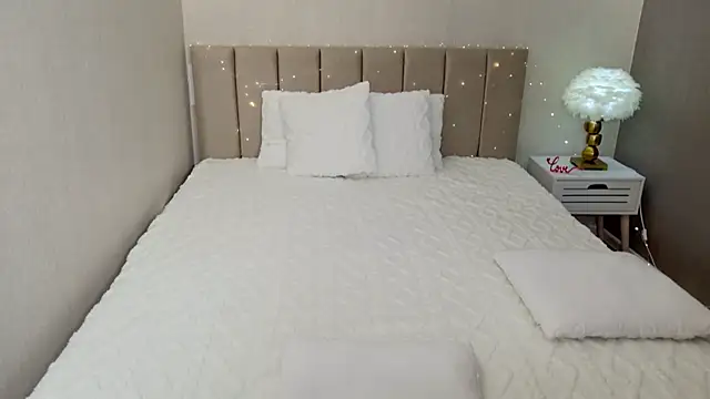 Snapshot of EllieSin chatting on March 14, 2026, 10:10 am EllieSin online show from March 14, 2026, 10:10 am