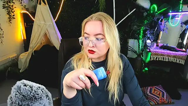 EllaPower online show from November 18, 2025, 3:15 pm