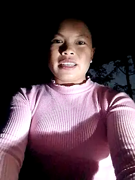 Snapshot of thien-nhien chatting on November 15, 2025, 10:52 am thien-nhien online show from November 15, 2025, 10:52 am