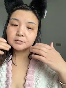 Yezi-a online show from February 6, 2026, 2:51 am