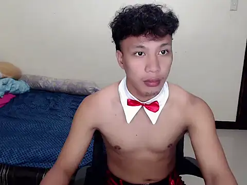 Snapshot of newgys chatting on December 2, 2025, 9:44 am newgys online show from December 2, 2025, 9:44 am